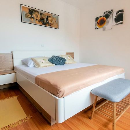 Apartmani Ivan Lopar Bagian luar foto