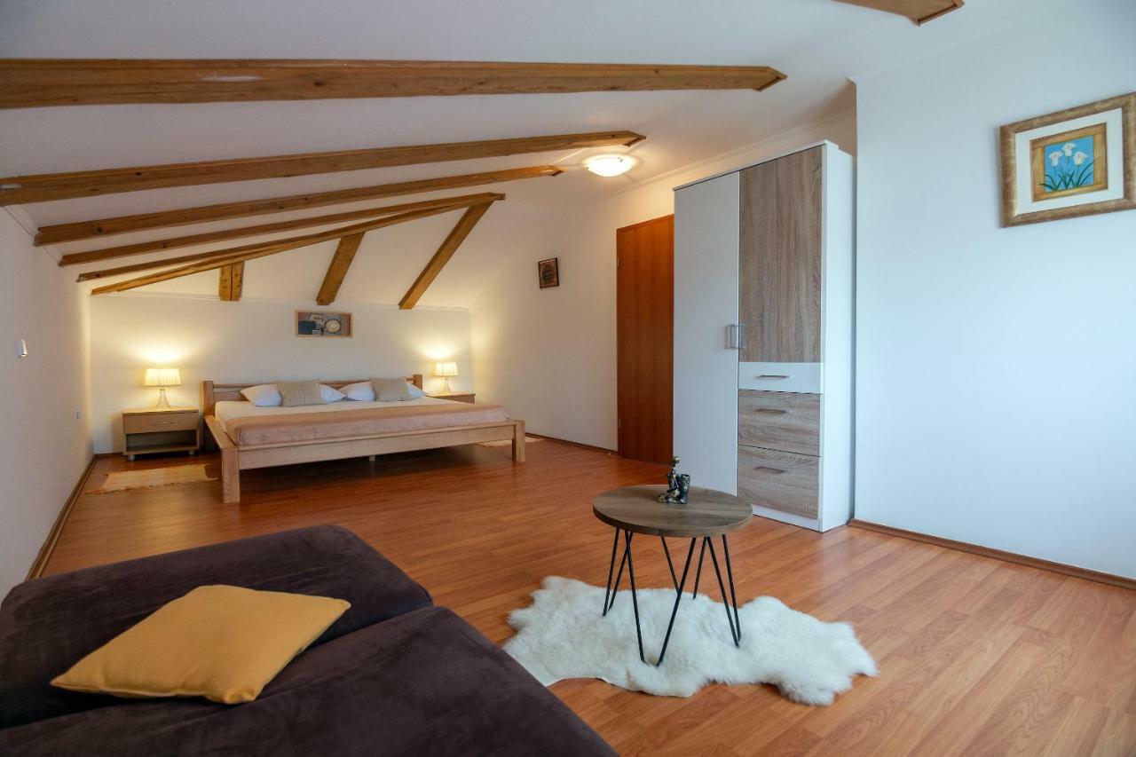 Apartmani Ivan Lopar Bagian luar foto