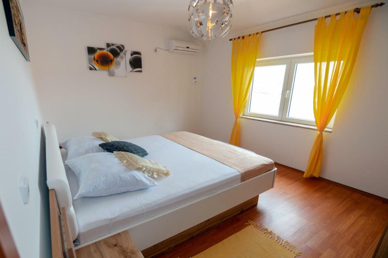 Apartmani Ivan Lopar Bagian luar foto